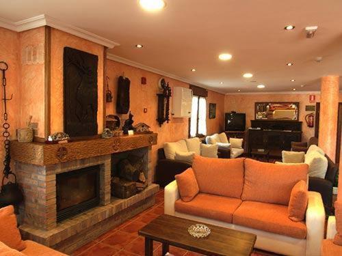 Hotel & Spa Villa De Mestas เมสตัส เด กอน ภายนอก รูปภาพ