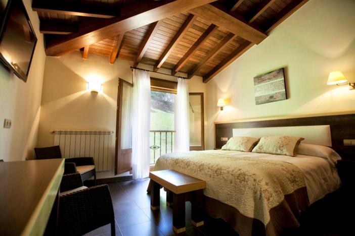 Hotel & Spa Villa De Mestas เมสตัส เด กอน ภายนอก รูปภาพ