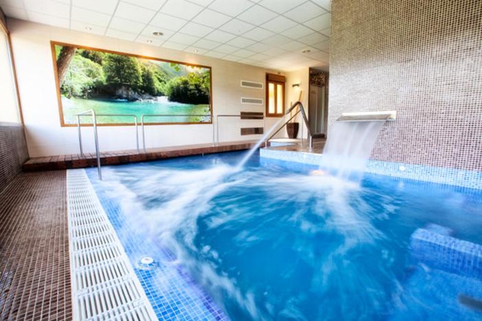 Hotel & Spa Villa De Mestas เมสตัส เด กอน ภายนอก รูปภาพ